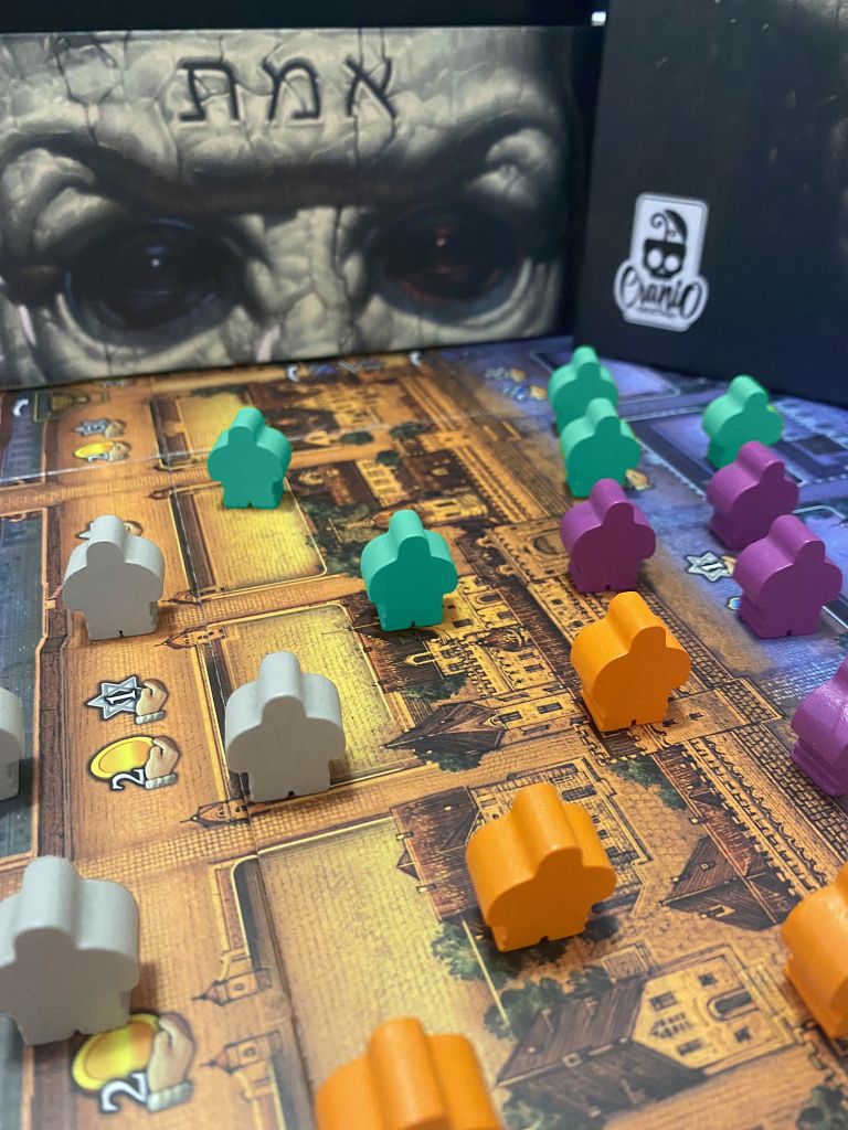 Golem board game components